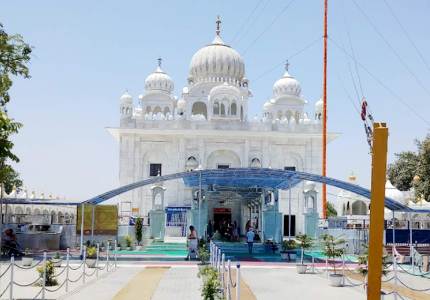 Gurudwara Darshan in Amritsar